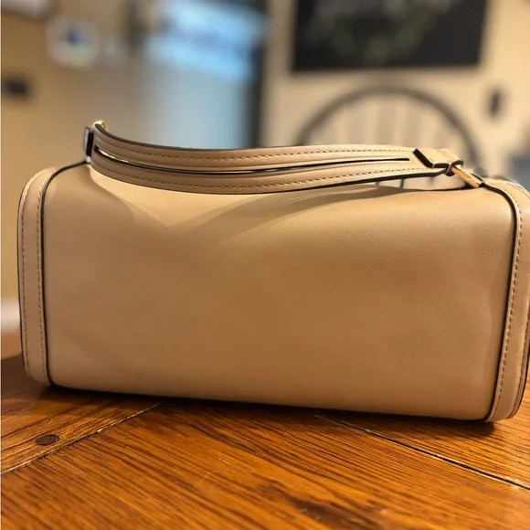 Michael Kors Orchard Barrel Top Handle Crossbody Shoulder Bag Camel - Picture 3 of 6